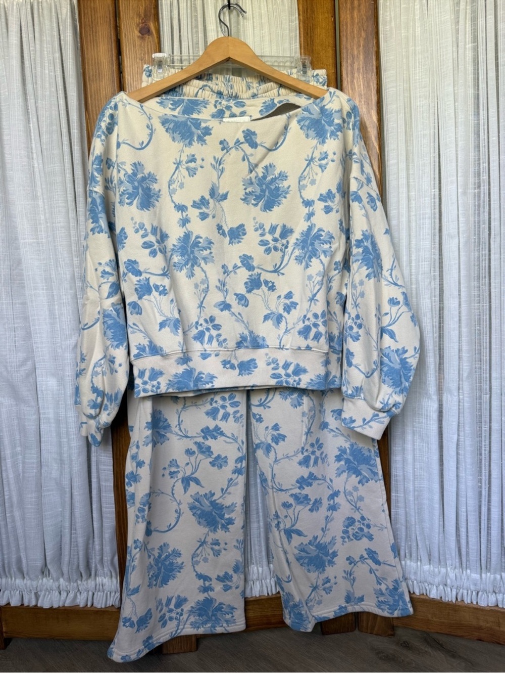 Abercrombie Sunday Set